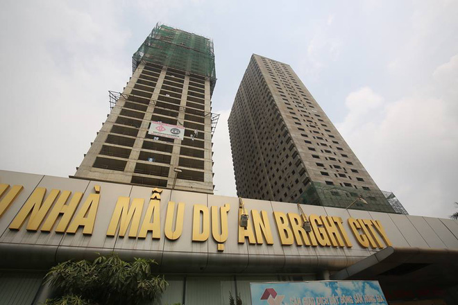 Hà Nội: Cư dân kêu cứu vì đóng tiền 3 năm chung cư vẫn ngổn ngang bê tông, sắt thép